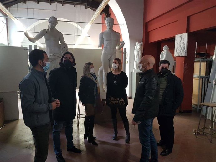 Visita a la Escuela de Arte de cargos políticos de UP.