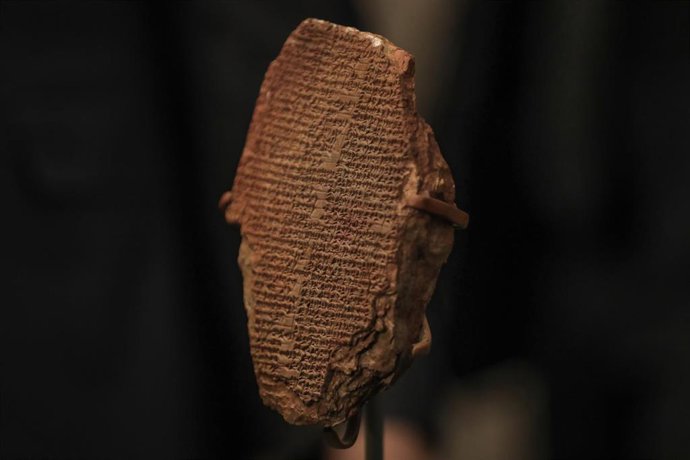 Archivo - Imagen de archivo de una tablilla recuperada en Irak 