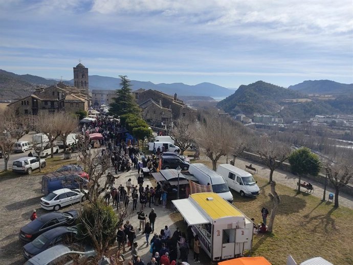 Unas 8.000 personas han pasado este fin de semana por la Ferieta de Aínsa.