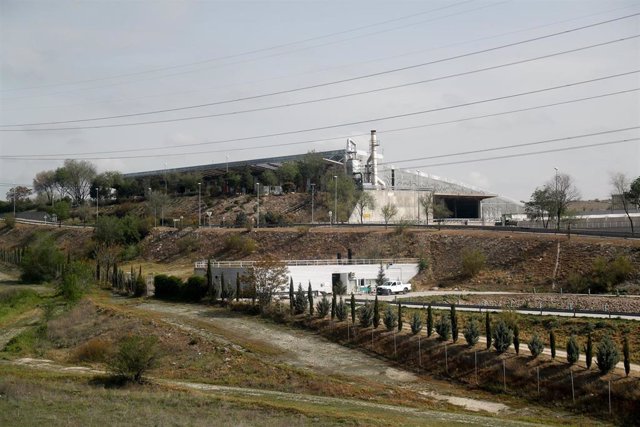 Archivo - Instalaciones del Parque Tecnológico de Valdemingómez desde el exterior.