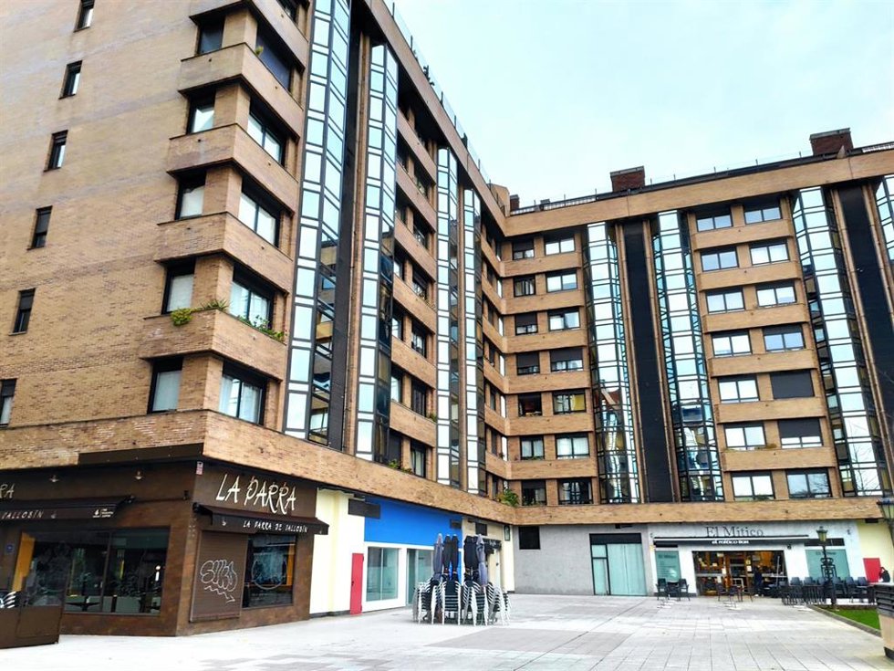 Archivo - Pisos en Oviedo, en una imagen de archivo.