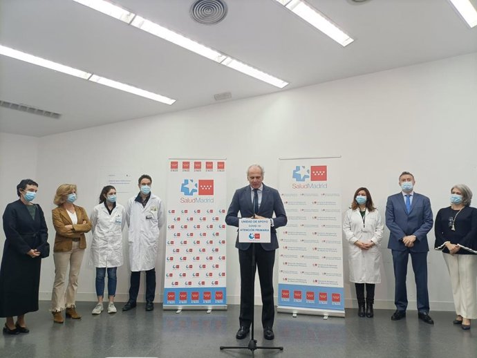 El consejero de Sanidad de la Comunidad de Madrid, Enrique Ruiz Escudero, visita la Unidad especializada de Atención Covid-19 (UACOV) de la Dirección Asistencial Sureste de Atención Primaria.