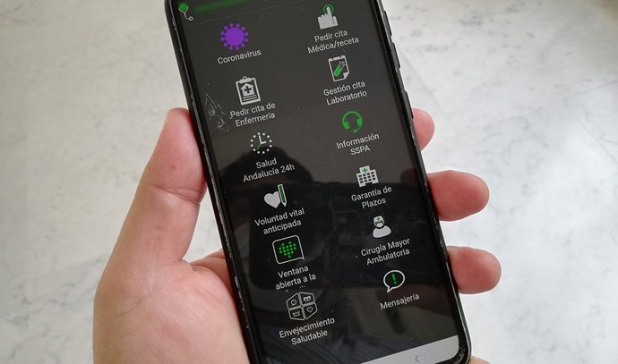 Archivo - Aplicación móvil de Salud Responde.