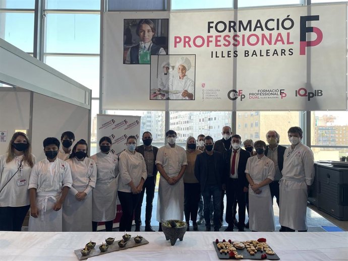 El conseller de Educación y Formación Profesional, Martí March, durante su visita a la feria Horeca Baleares 2022.