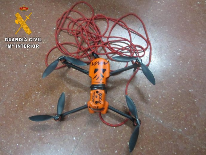 Un detenido al intentar recuperar un dron con 750 gramos de hachís caído al suelo cerca del perímetro fronterizo de Ceuta