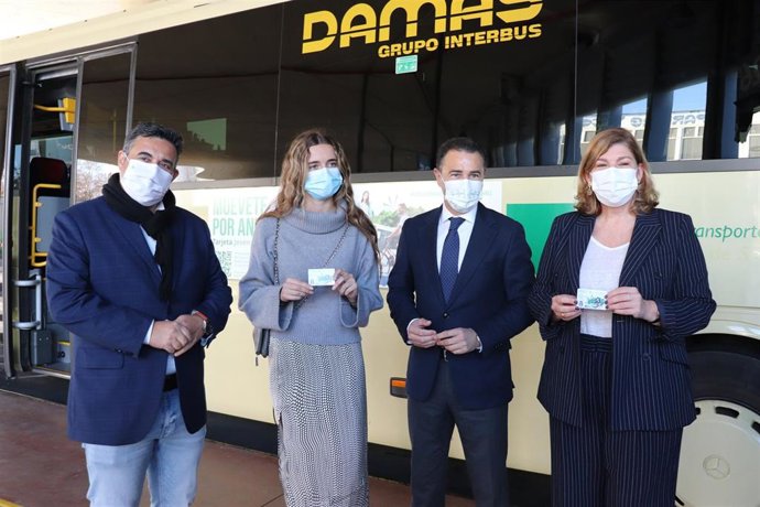 El director general de Movilidad de la Consejería de Fomento, Infraestructuras y Ordenación del Territorio, Felipe Arias, en Huelva.