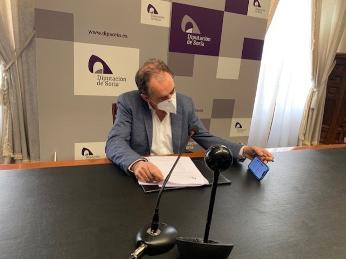 El presidente de la Diputación de Soria, Benito Serrano, tras la Junta de Gobierno Local.