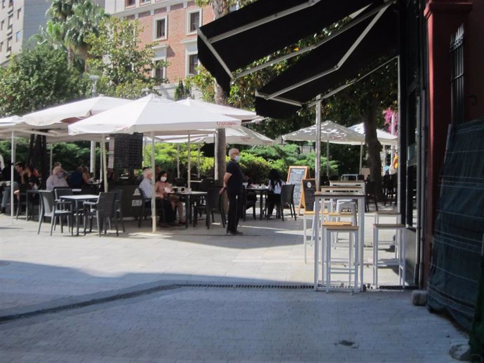 Archivo - Terraza de hostelería en Jaén capital