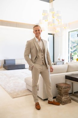 Artur Loginov en una de las Villas que tiene a la venta en Marbella