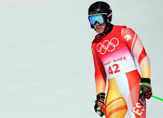 El esquiador español Adur Etxezarreta
