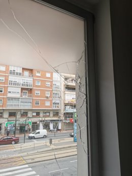 Cristales rotos de la sede de Vox en Murcia