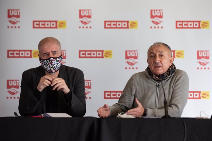 El secretario general de CCOO, Unai Sordo (izda), y el secretario general de UGT, Pepe Álvarez (dcha), en una imagen de archivo