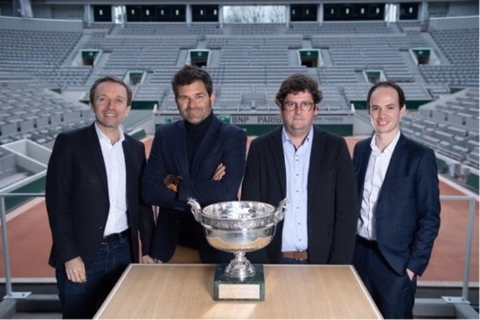 La empresa española VRM y la Federación Francesa de Tenis organizarán experiencias VIP durante Roland Garros.