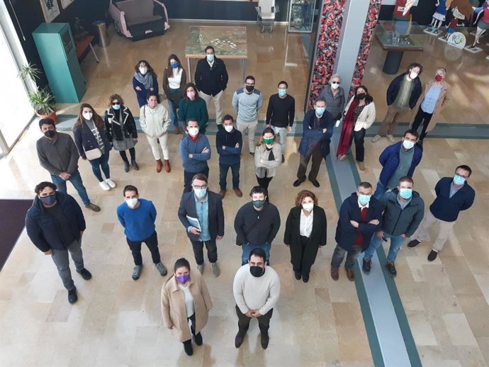 La consellera de Sostenibilidad y Medioambiente del Consell de Mallorca, Aurora Ribot, y el director insular de Residuos, Juan Carrasco, en una jornada sobre materia orgánica con los ayuntamientos.