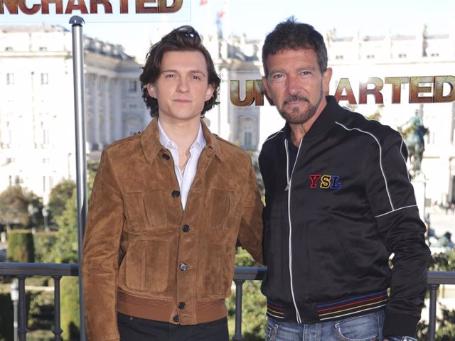 Tom Holland y Antonio Banderas han presentado 'Uncharted' en el Teatro Real