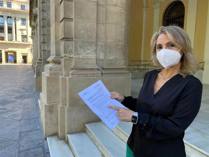 La concejala de IU en el Ayuntamiento de Sevilla Eva Oliva.