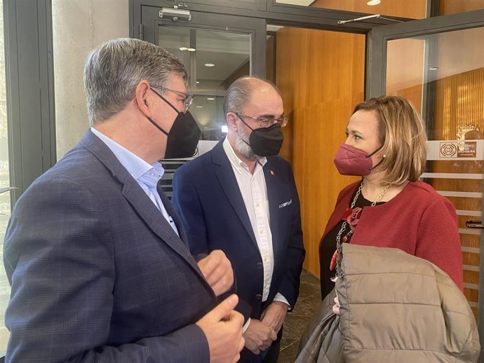 Javier Lambán, Mayte Pérez y Vicente Guillén (PSOE).
