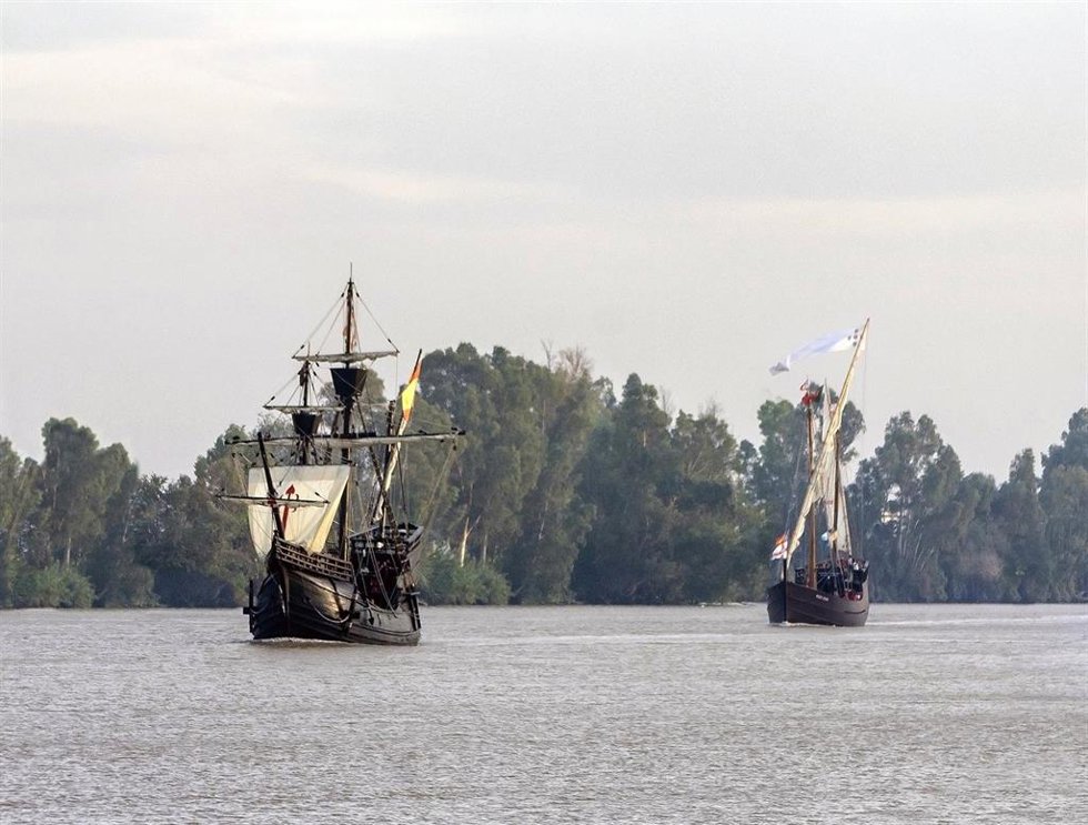 Archivo - Réplicas de barcos históricos.