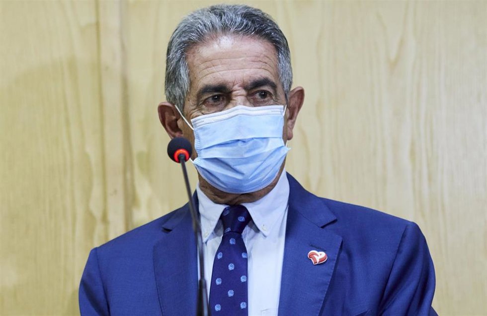 Archivo - El presidente de Cantabria, Miguel Ángel Revilla