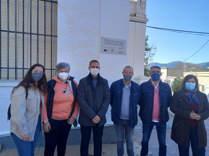 El delegado de Educación visita un CEIP de Dalías (Almería).