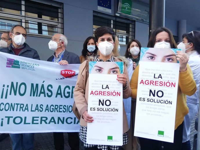 Concentración de Satse en Málaga contra las agresiones a sanitarios