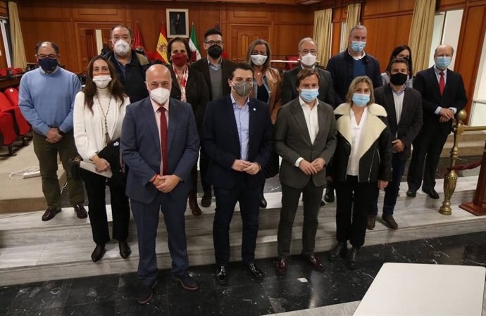 Representantes de la comisión sobre la base logística del Ejército de Tierra.