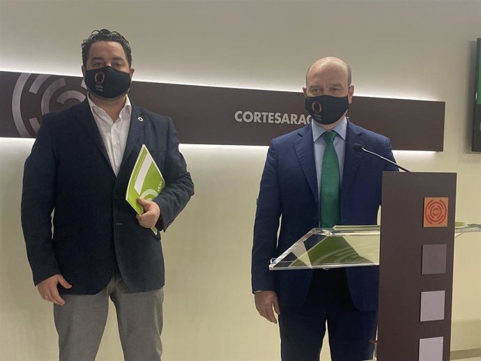 Los diputados de VOX Santiago Morón y David Arranz.