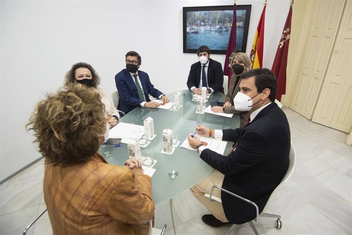 Reunión del presidente de la Comunidad, Fernando López Miras, el presidente de Puertos del Estado, Álvaro Rodríguez Dapena