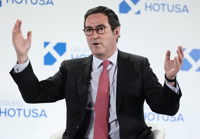 Arxiu - El president de la CEOE, Antonio Garamendi