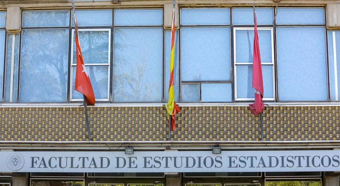 Archivo - Fachada de la Facultad de Estudios Estadísticos de la Universidad Complutense de Madrid -UCM-.