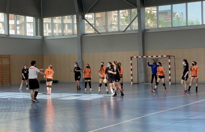 Archivo - Competición de balonmano base