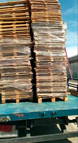 La Guardia Civil intercepta un camión en La Rioja que circulaba con la carga mal estibada