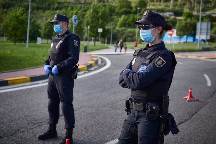 Archivo - Control de la Policia Nacional durante la pandemia de coronavirus.