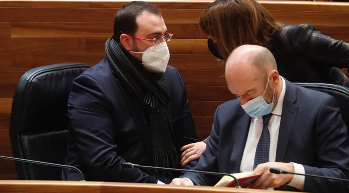 Adrián Barbón en la Junta General.