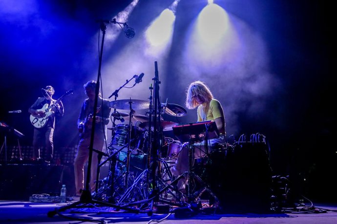 Archivo - La baterista Julia Martín-Maestro, de la banda de rock Rufus T.Firefly, en imagen de archivo durante su concierto 