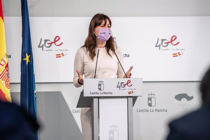 La consejera de Igualdad y portavoz del Gobierno regional, Blanca Fernández, comparece en rueda de prensa en el Palacio de Fuensalida, para informar sobre los acuerdos del Consejo de Gobierno