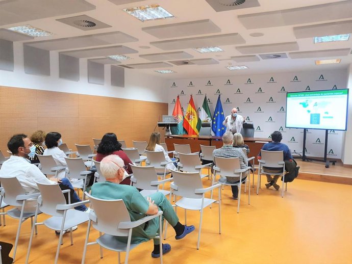 Nuevo equipo de profesionales de la Unidad de Fibrosis Quística del Hospita Clínico San Cecilio de Granada.