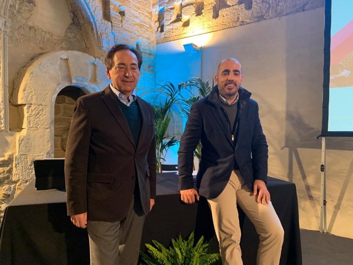 Los directivos Salvador Arenere y Ion Saralegui, este miércoles 9 de febrero en Lleida.