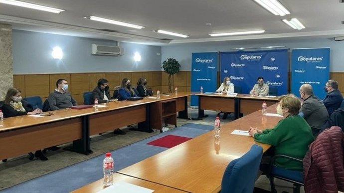 Reunión entre el PP y el sector de la Depenencia