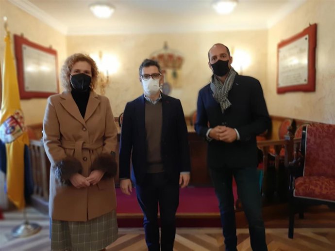 La subdelegada del Gobierno (I); el ministro y el alcalde del Real Sitio.