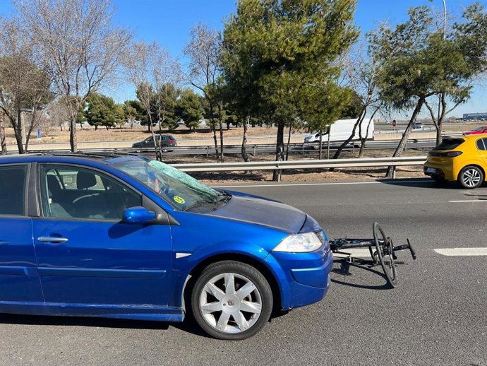 Herido muy grave un ciclista atropellado por un coche en la M-506
