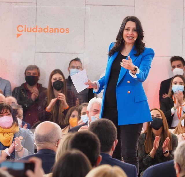 La líder de Cs, Inés Arrimadas, interviene en un acto de campaña electoral, en la Cúpula del Milenio, a 5 de febrero de 2022, en Valladolid, Castilla y León (España).