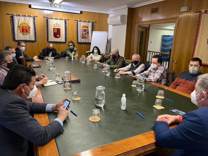 La Mesa del Agua de Almería en la reunión celebrada en Murcia