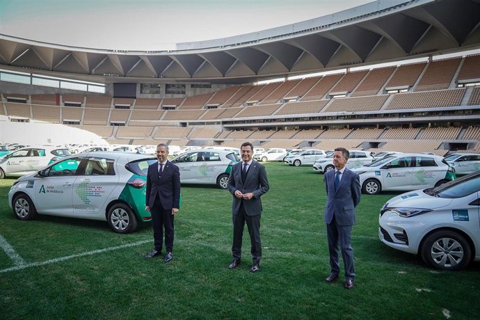 La Junta "da un paso más" en la Revolución Verde y adquiere 147 vehículos 100% eléctricos para renovar su parque móvil