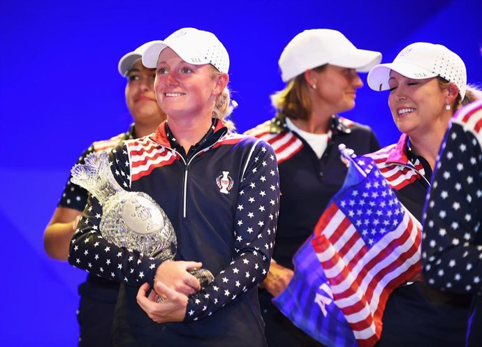 Stacy Lewis celebra una victoria del equipo estadounidense en la Solheim Cup