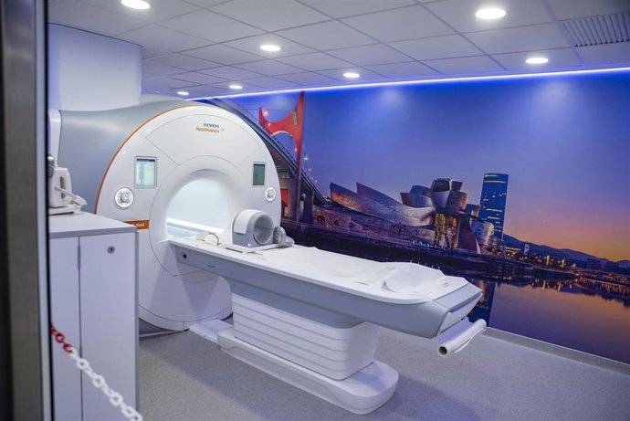 Máquina de resonancias magnética que Osatek ha instalado en la OSI de Bilbao de Osakidetza, concretamente en el Centro Sanitario Deusto