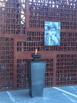 Archivo - Pebetero en el Parlamento Vasco en recuerdo a Gregorio Ordóñez, asesinato por ETA en 1995