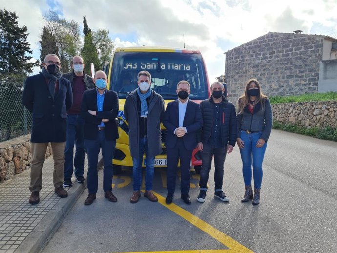 Presentación de la nueva línea de autobús entre Santa Eugnia y Santa Maria del Camí.