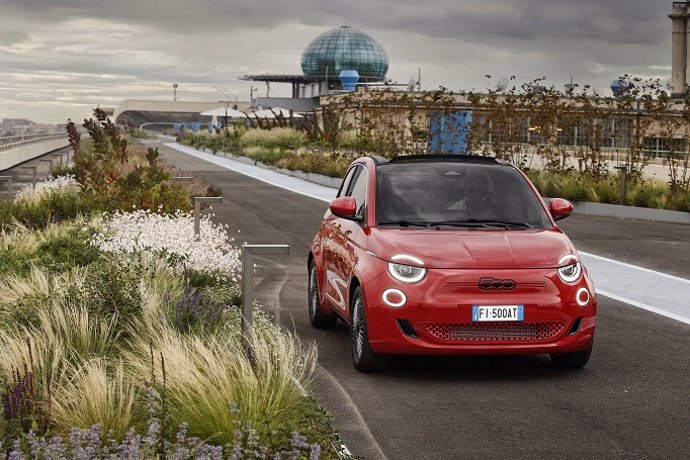 Archivo - Nuevo Fiat (500) RED