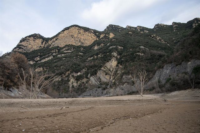 Arxiu - Voltants del pantà de la Baells, al Bergadà, Barcelona, Catalunya